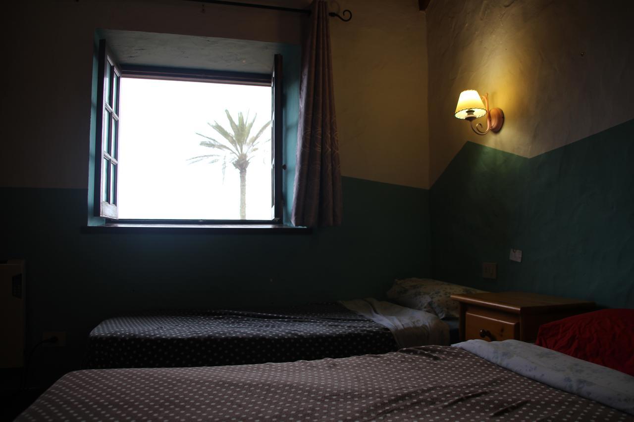 Elena'S Fair House Hostel Tesbabo Bagian luar foto
